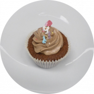 1 hausgemachter Cupcake (Muffin mit Buttercreme) (15,19,81)