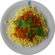 Gabelspaghetti (81), Soja-Gemüse-Bolognese (3,18,21,81) und geriebener Gouda (19)