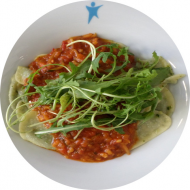 'Mezzelune Spinaci' Tortelloni mit Spinatfüllung (81) an Tomaten-Basilikum-Soße (81) dazu geriebener Gouda (19) oder Reiberei (1,2) 