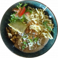 'Schwaben-Bowl' mit Steakstreifen, 1 Maultasche, Spätzle, Champignons, Röstzwiebeln und Salatmix ( 15,19,21,81)