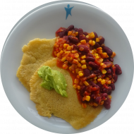 2 Polenta-Pancakes mit Bohnen-Mais-Chili und hausgemachter Guacamole (3,81,84) 