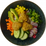'Poke Bowl' mit Blumenkohl Bites, Basmati, Mango, Avocado, Gurke, Karotte und Radieschen (3,23,49,81)