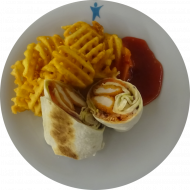 Wrap 'Sweet-Chili-Chicken' mit Hähnchennuggets, Gurke, Tomate und Sweet-Chili-Sauce (18,54,81) dazu Gitterkartoffeln (81)