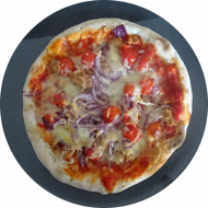 Zum Abendangebot: Pizza 'Tonno' mit roten Zwiebeln, Kirschtomaten und Gouda (16,19,81)
