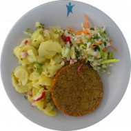Falafel-Rösti (81) dazu Kartoffelsalat mit Radieschen, Gurke und frischen Kräutern (9,22) und kleine Salatgarnitur (9)