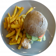 'V'-eeseburger mit Falafel-Patty, Schwarzbier-Ciabatta-Bun und veganem House-Dip (1,9,18,22,44,81,82,83) zusätzlich als Menüoption möglich: Rustico Pommes
