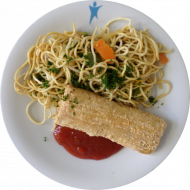 Frühlingsrolle (21,81) mit süß-scharfem Asia Dip (9), auf Bratnudeln mit Chinagemüse,Karotten,Paprika,Zucchini und Sprossen (2,18,81)