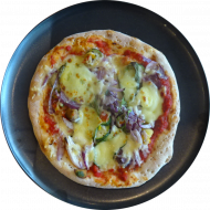 Frisch aus dem Schamotteofen: Pizza 'Mediterrano' mit mediterranen Grillgemüse, überbacken mit Mozzarella und Gouda (19,81)