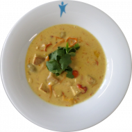 'Tom Kha Tofu' mit Ingwer, Zitronengras, Champignons, Kokosmilch und Koriander (18,81) serviert mit Fladenbrot (23,81) 