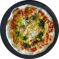 Aus dem vielfältigen Cafete⁵⁵-Angebot als heutige Empfehlung: Pizza 'V-argherita' mit Tomaten, Reiberei und frischem Basilikum (1,2,81) 