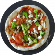 Sie können aus 5 verschiedenen Pizzavariationen wählen. Heutige Tagesempfehlung: Pizza 'Kap Verde' mit Brokkoli, frischen Tomaten, Champignons und Reiberei (81)