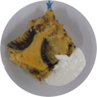 Hackfleischauflauf à la Mediterraneo mit Rinderhackfleisch, Auberginen und Knoblauch(19,49,52,81) dazu Aioli-Dip (01,09,19)
