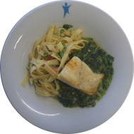 Gebratenes Kabeljaufilet auf Blattspinat mit Tomatentagliatelle (15,16,19,49,56,81)