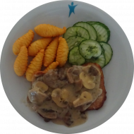 Schmetterlingssteak natur gebraten (1,51) an Rahmchampignons mit frischer Petersilie (1,3,19,24,81) dazu Zapfenkroketten (15,19) und kleiner Gurkenslat mit Dill