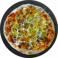 Sie können aus 6 verschiedenen Pizzavariationen wählen. Heutige Tagesempfehlung: Pizza 'Funghi' mit Champignons und Reiberei überbacken (1,81)