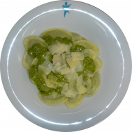 'Mezzelune Spinachi' Teigtaschen mit Spinatfüllung(81) dazu Pesto alla Genovese(19,47,49) und gehobelter Parmesan