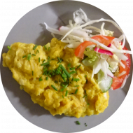Frühstück in der Cafete⁵⁵: 'Vegan_Fox' - veganes Rührei (auf Kichererbsen-, rote Linsen- oder Soja-Basis) dazu Brötchen, Margarine (9,18,44,81,82,83), dazu ein Heißgetränk 0,2l 