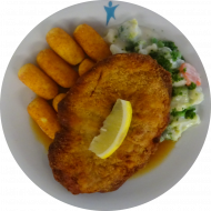 Schweineschnitzel mit Zitronenkeil (15,51,81) an Bratenjus (81) und buntem Rahmgemüse (19,81) dazu Kroketten (81)