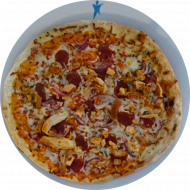 Pizza 'BBQ Pollo' mit marinierter Hähnchenbrust, pikanter BBQ-Sauce, roten Zwiebeln und Käse überbacken (8,19,54,81) 