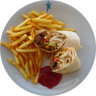 'Teriyaki-Beef-Wrap' mit marinierten Rindfleischstreifen, Sesam, Tomate, Gurke und Eisbergsalat (2,9,18,23,52,81) dazu Pommes frites