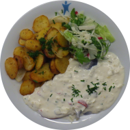 Marinierter Hering nach 'Hausfrauen Art' (3,9,15,16,19,22,56,81) dazu Bratkartoffeln und kleiner Gurken-Mais-Salat
