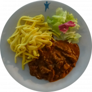 'Boeuf Stroganoff' mit Champignons und saurer Sahne (9,19,22,49,52,81) dazu Eierspätzle (15,81) und Garnitur