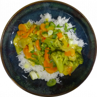 Gemüse- Curry mit Kokosmilch und Knoblauch (18.49) dazu Basmatireis