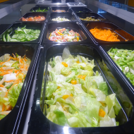 Jetzt wieder in unserer Mensa - reichhaltiges Salatbuffet zur Selbstentnahme. Sie finden eine Vielzahl an Salaten und Dressings. Lassen Sie es sich schmecken.