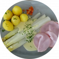 Frischer Stangenspargel mit Schinken an Hollandaise (2,3,8,15,19) dazu Sauce Hollandaise (8,15,19) und Petersilienkartoffeln (63)