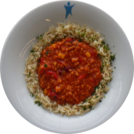 Kleine Portion: 'Chili sin Carne' (auch extra scharf) mit Sojagehacktem, Mais, Kidneybohnen, Tomaten, Knoblauch und Paprika dazu Kräuterreis (18,49,81)