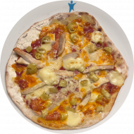 Sie können aus 6 verschiedenen Pizzavariationen wählen. Heutige Tagesempfehlung: Pizza 'Madrid' mit Hähnchenstreifen, Jalapenos, Gouda, Cheddar und Mozzarella (1,19,54,81)