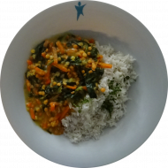 Rote Linsen-Spinat-Curry (18) an Basmatireis
