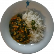 Kleine Portion: Rote Linsen-Spinat-Curry (18) an Basmatireis