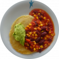 Kleine Portion: 1 Polenta Pancake mit Bohnen-Mais-Chilli und Guacamole (3,18,81,84)
