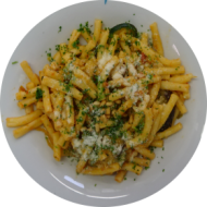 Pasta 'Verdure' mit Zucchini, Aubergine, Paprika,Pinienkerne, Knoblauch und Hartkäse (49,81)