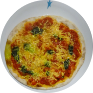 Pizza 'V-argherita' mit fruchtiger Tomatensoße und Reiberei (1,2,81)