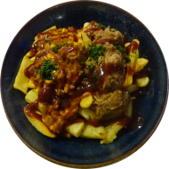 Fully Loaded Fries (Kartoffelspalten) Chili con Carne (52,81) und BBQ Pulled Pork (3,21,51) 