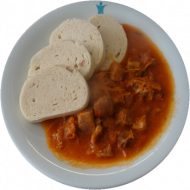 Szegediner Gulasch mit Sauerkraut und saurer Sahne (19,51) dazu Knödelscheiben (15,19,81)