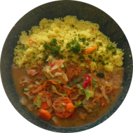 'Navrathan Khani' - indisches Gemüsecurry mit Blumenkohl, Möhren und Brokkoli (2,3,18,81) dazu Couscous mit Gemüsestreifen (21,81)