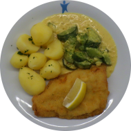 Gebackenes Schollenfilet mit Zitronenkeil (16,56,81) und Schmorgurke 'Havelländer Art' (19,22) dazu Petersilienkartoffeln