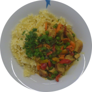 mensaVital: Putengeschnetzeltes in Currysauce mit gebratenem Gemüse und Wellenbandnudeln (15,19,54,81)