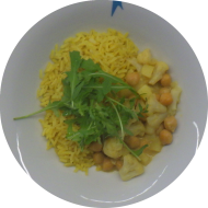 Blumenkohl-Kartoffel-Wok mit Kichererbsen (2,49) dazu Kurkumareis
