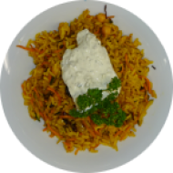 Marokkanischer Gewürz-Bratreis mit Gemüse und Minz-Sojaghurt-Sauce (2,18,22,49) dazu Garnitur