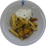 Schupfnudel-Kürbis-Pfanne mit Hirtenkäse dazu Petersilien-Quark-Dip (15,19,81)
