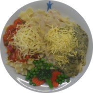 Pastabar (81) mit Käse-Salbei-Soße (1,19,81) oder Gemüsebolognese mit Basilikum (1,3,21) dazu geriebener Gouda (19) oder Reiberei (1) und buntes Gemüse