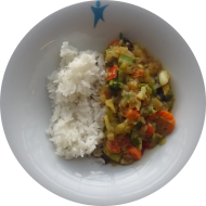 Kleine Portion: 'Navrathan Khani' indisches Gemüsecurry mit Brokkoli, Möhren und Blumenkohl (3,18,81) dazu Basmatireis