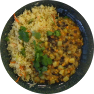 Indisches Dal - aromatisches Linsen-Kartoffel-Curry mit frischer Minze (3,18,49,81) dazu Couscous mit Gemüsestreifen (21,81)