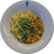 Kleine Portion: Indisches Dal - aromatisches Linsen-Kartoffel-Curry mit frischer Minze (3,18,49,81) dazu Couscous mit Gemüsestreifen (21,81)