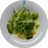 Gnocchi-Gemüse-Pfanne mit Kaisergemüse, Rucola und Käse (3,15,19)