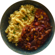 Kleine Portion: Rindergeschnetzeltes 'mexikanische Art' mit Mais, Kidneybohnen, Peperoni und Knoblauch (1,18,49,52,81) dazu gebratener Chilireis